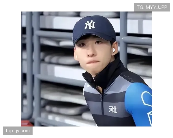 刷到林孝埈的日常照，半夜啃牛排、鞋柜像精品店，我是在看球员还是豪门太太